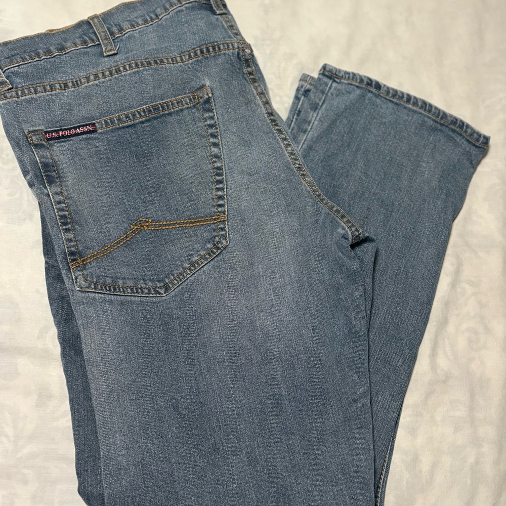 U.S. Polo Assn. Men's Classic Denim Jeans - Picture 5 of 7